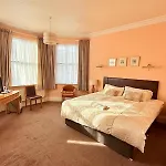 307 Queens Road Big Double Room With Attached Toilet And Shower