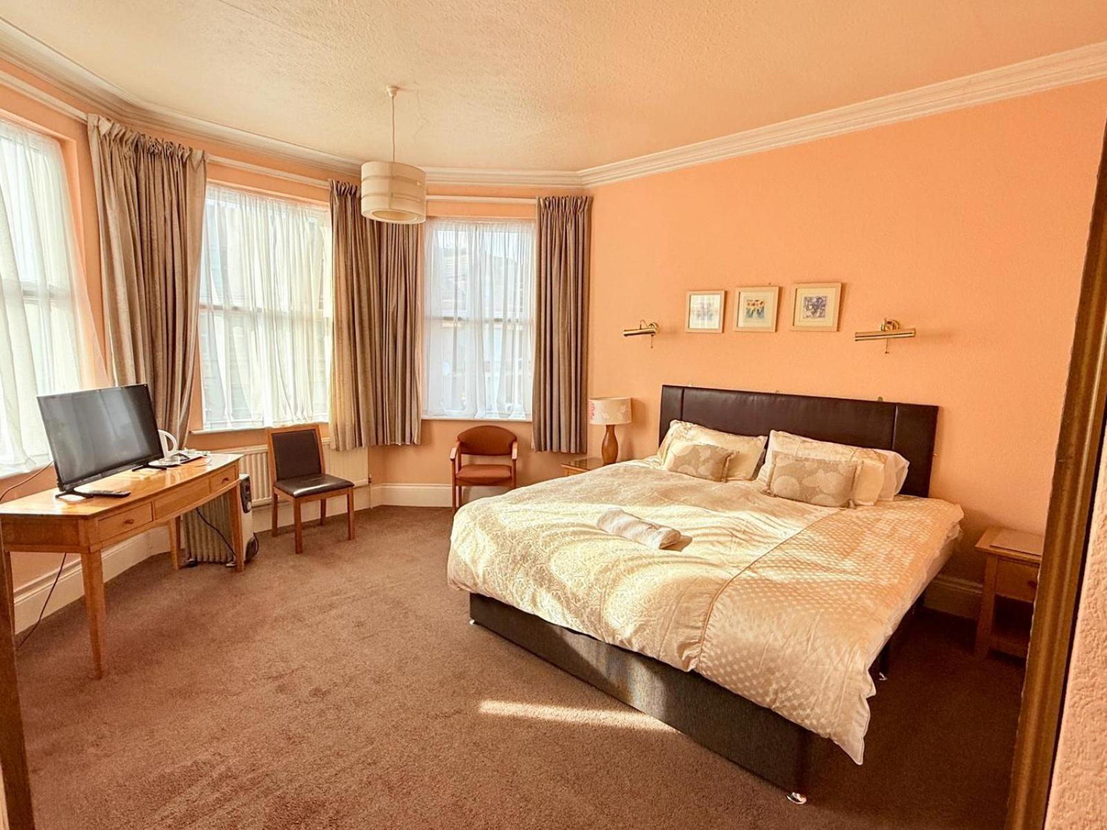 Homestay 307 Queens Road Big Double With Attached Toilet And Shower Nottingham