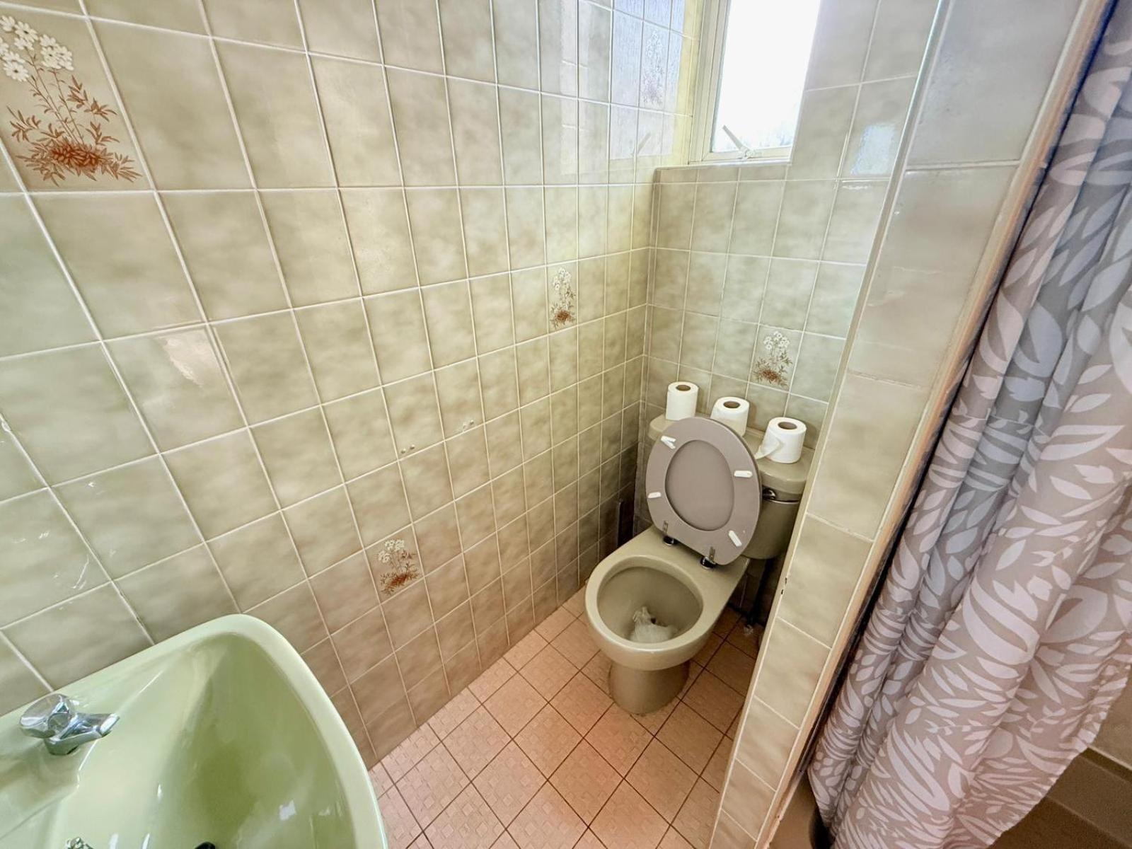 307 Queens Road Big Double With Attached Toilet And Shower Homestay Nottingham
