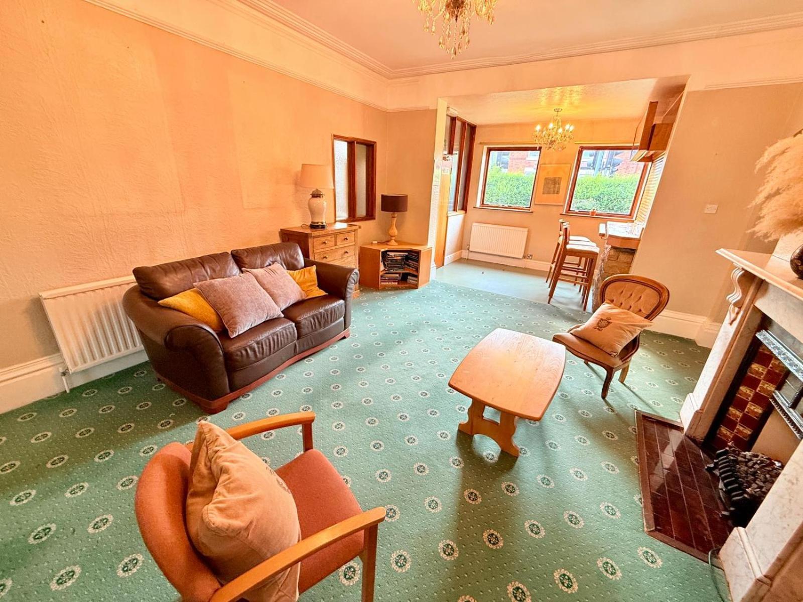 Homestay 307 Queens Road Big Double With Attached Toilet And Shower *
